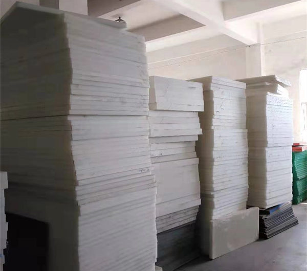 FRPP板原料投入阻燃劑可以達(dá)到阻燃效果